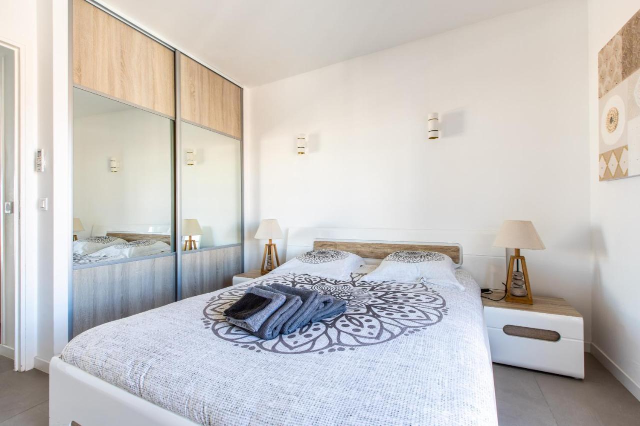 Lb Vacation Rentals I Admire Panoramic Ocean Views Through Walls Of Windows Cannes Ngoại thất bức ảnh